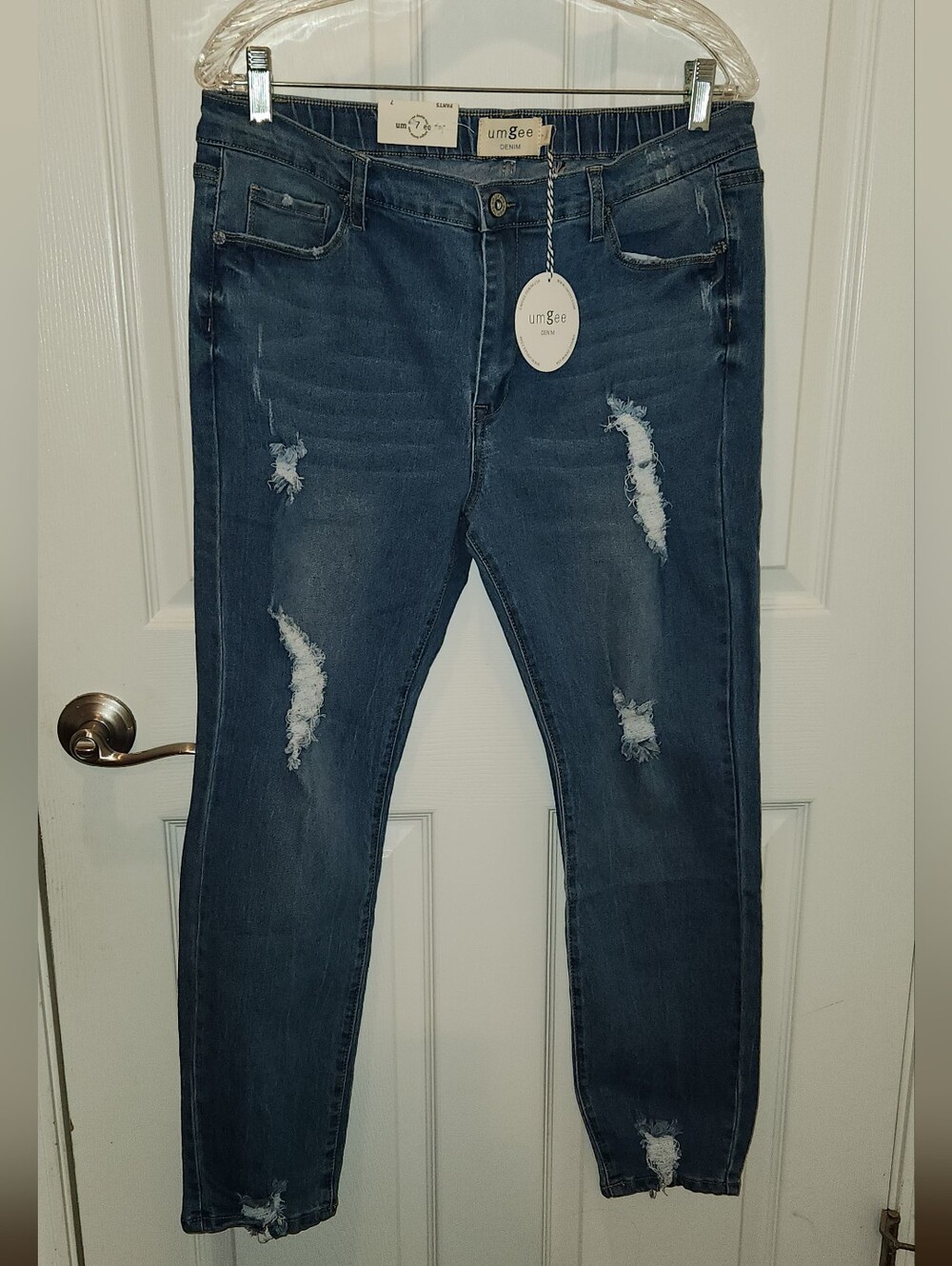 Umgee Womans Distressed Dark Blue Jeans